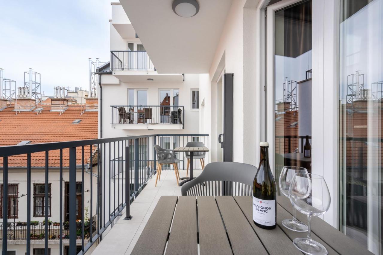 Rose Garden Apartments Budapest Room photo