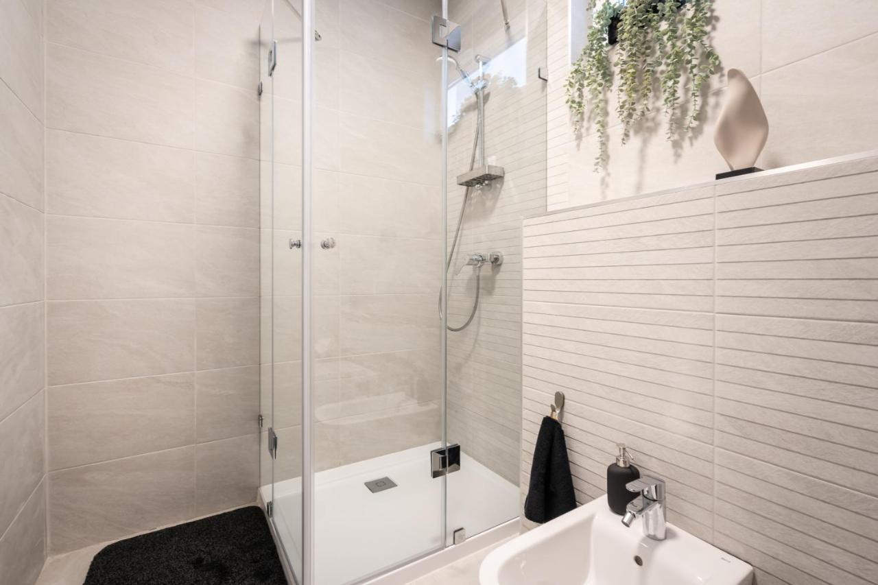 Rose Garden Apartments Budapest Room photo